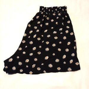 Belle Du Jour Women's Sz XL Rayon Shorts Black Daisy Paperbag Casual Pockets LNC